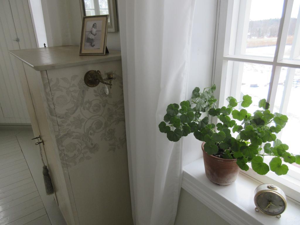 Brobacka Gasthem Bed & Breakfast Jomala Екстериор снимка