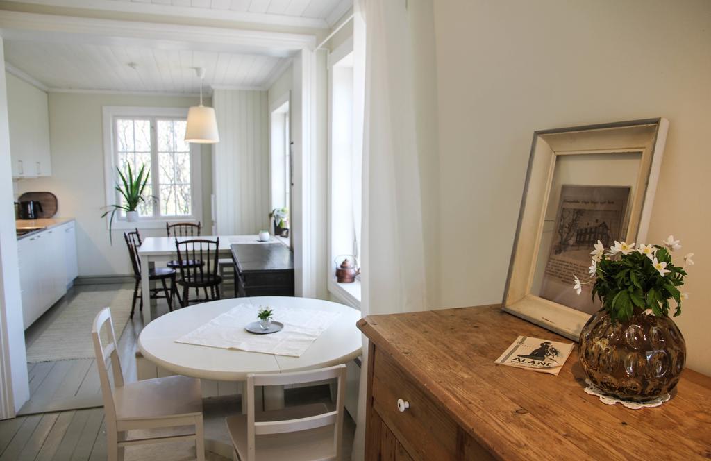 Brobacka Gasthem Bed & Breakfast Jomala Екстериор снимка