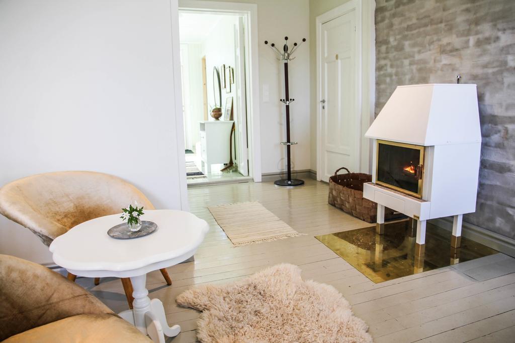 Brobacka Gasthem Bed & Breakfast Jomala Екстериор снимка